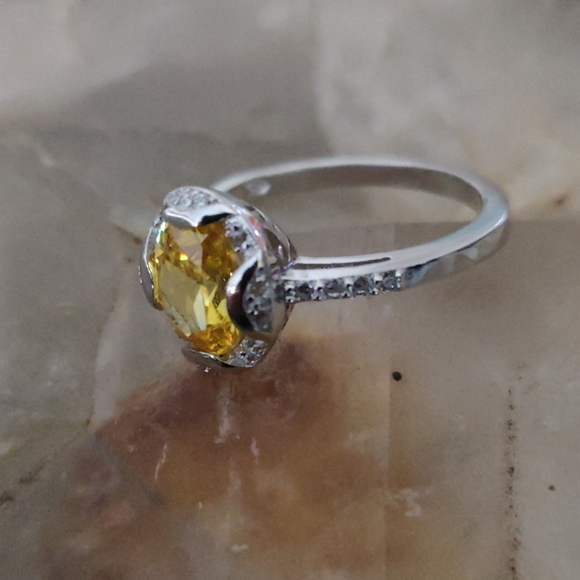 Canary Topaz Sterling Silver Ring - Picture 3 of 5